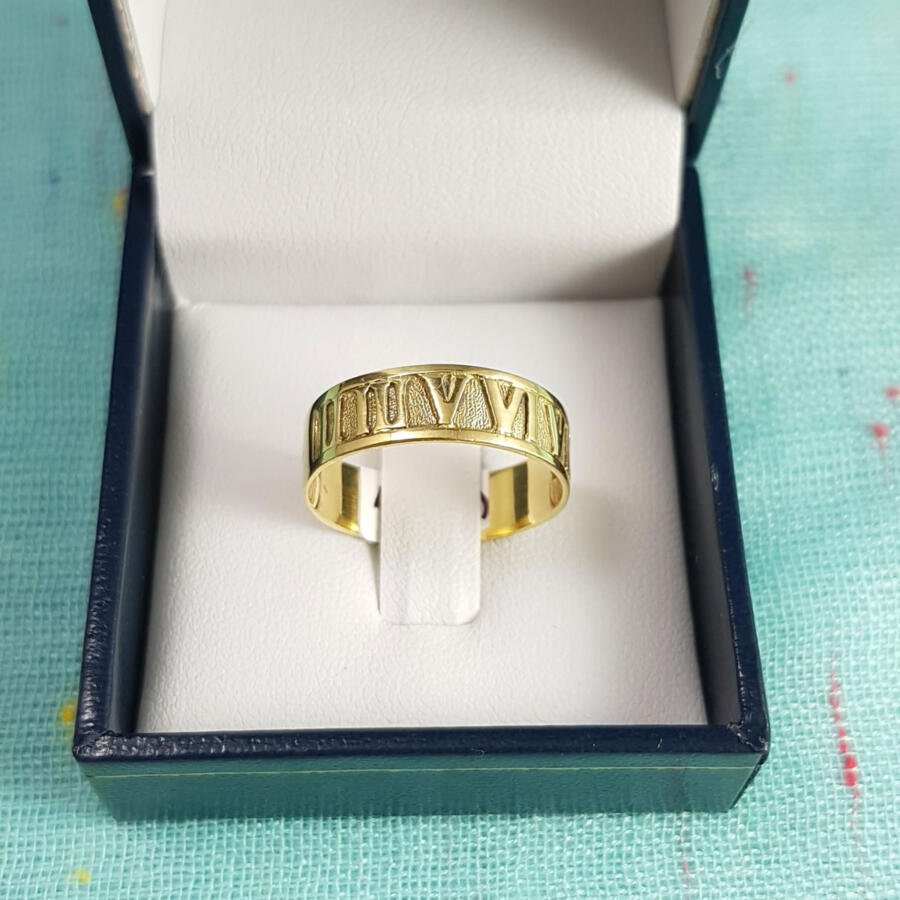 Anillo en oro con números romanos - Imagen 2