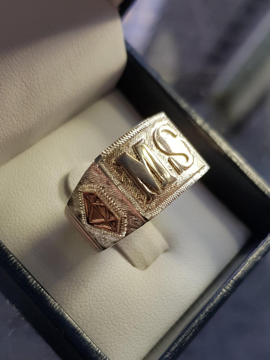 Anillo sello ‘Iniciales Eternas’ — Classic, Premium & Royal - Imagen 8
