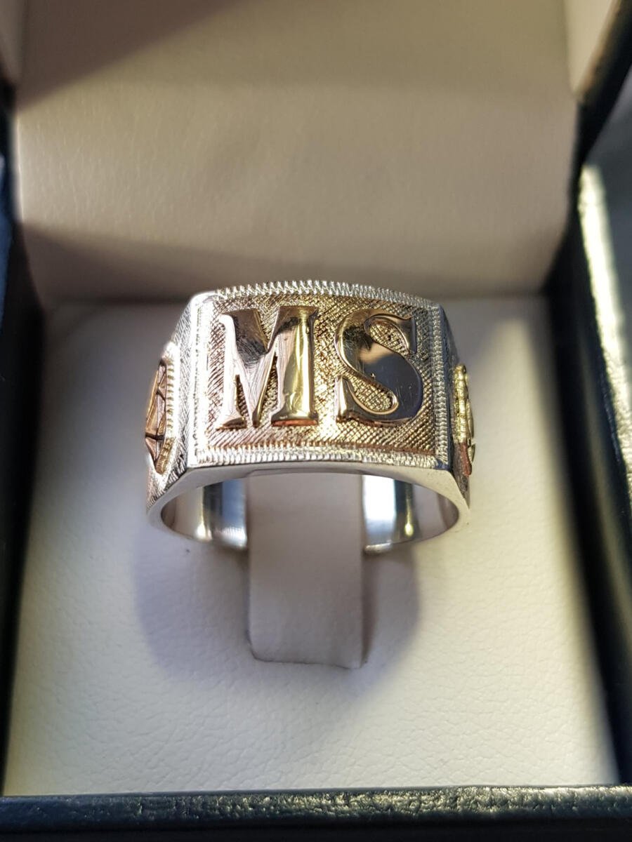 Anillo sello ‘Iniciales Eternas’ — Classic, Premium & Royal - Imagen 9