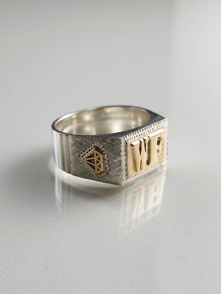 Anillo sello ‘Iniciales Eternas’ — Classic, Premium & Royal - Imagen 14