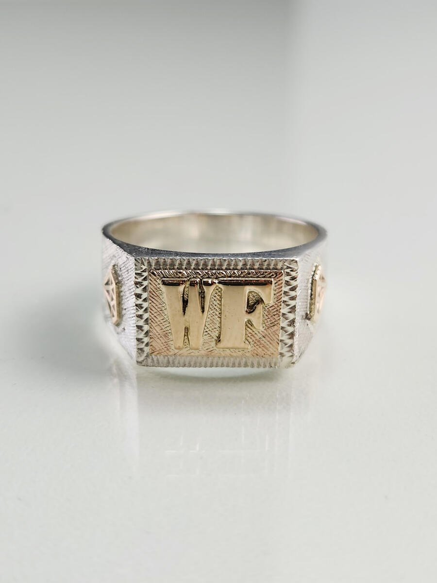 Anillo sello ‘Iniciales Eternas’ — Classic, Premium & Royal - Imagen 15