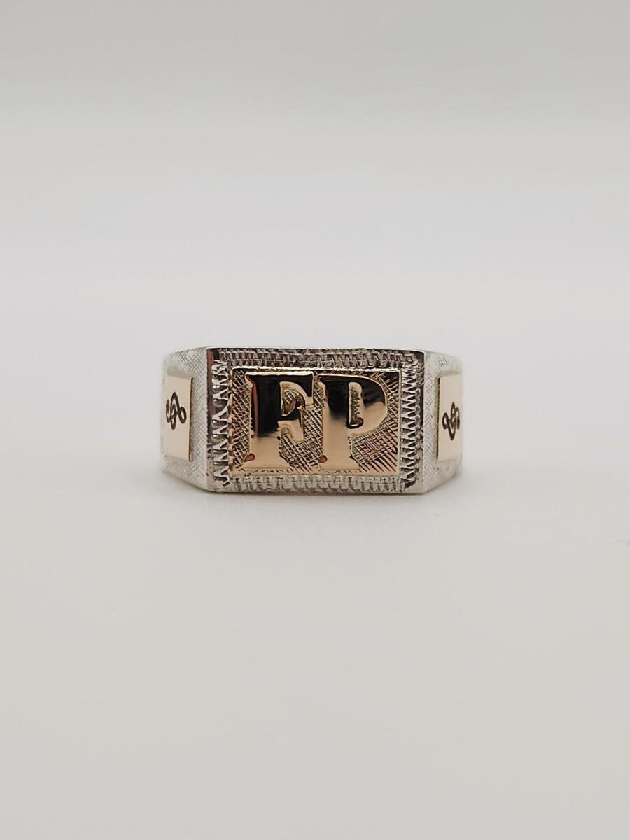 Anillo sello ‘Iniciales Eternas’ — Classic, Premium & Royal - Imagen 4