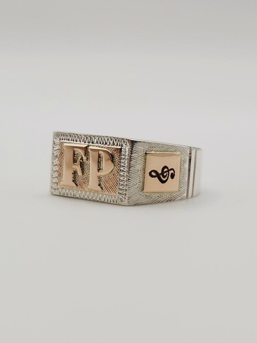 Anillo sello ‘Iniciales Eternas’ — Classic, Premium & Royal - Imagen 5