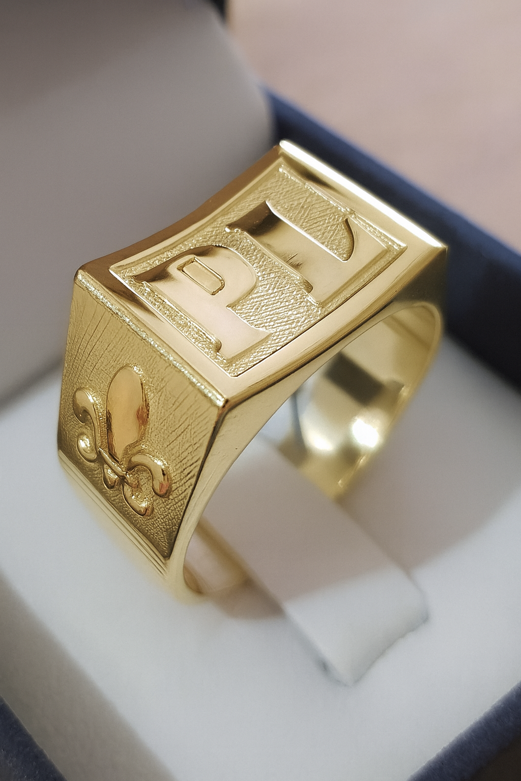 Anillo sello ‘Iniciales Eternas’ — Classic, Premium & Royal - Imagen 11