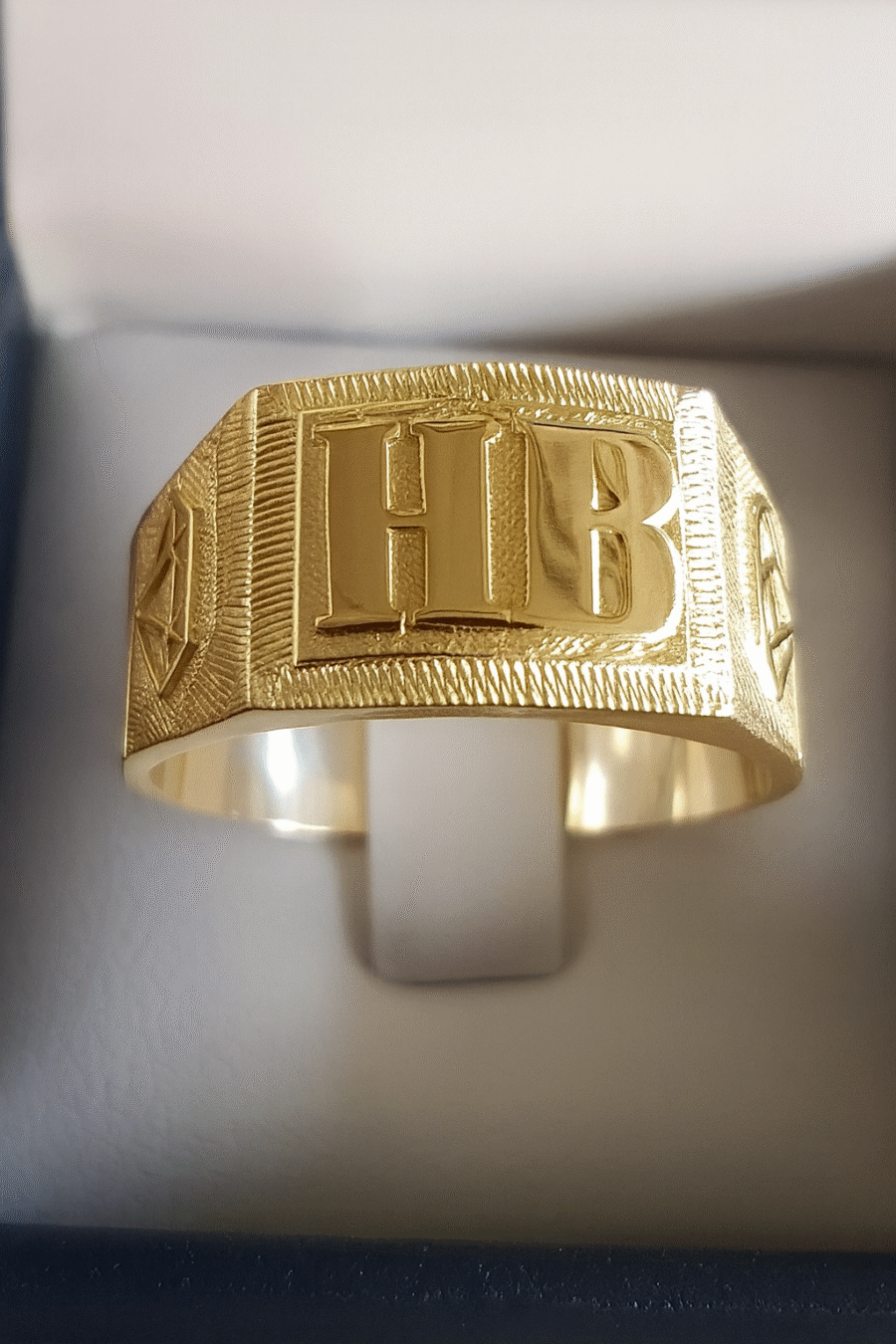Anillo sello ‘Iniciales Eternas’ — Classic, Premium & Royal - Imagen 6