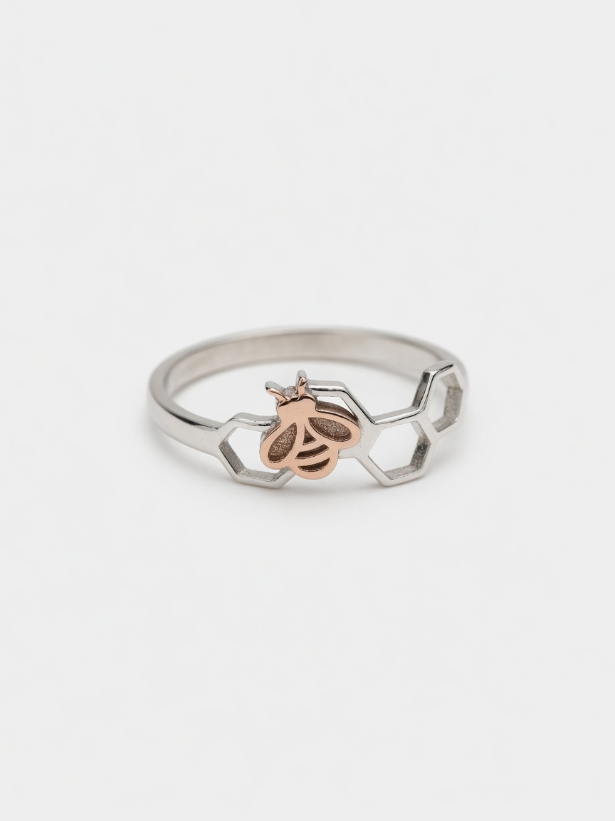 Anillo de maestra finito en plata 925 con panal y abeja en oro
