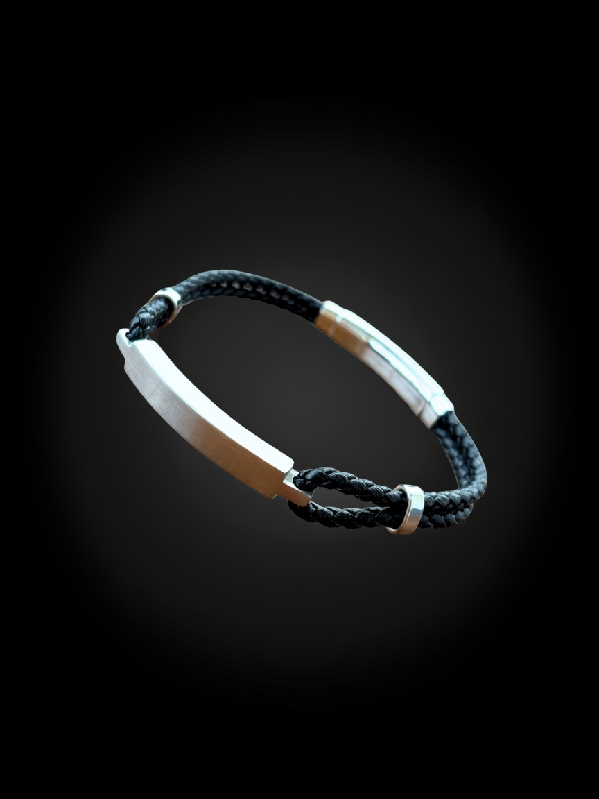 Pulsera AYNI de cuero trenzado doble y acero con placa