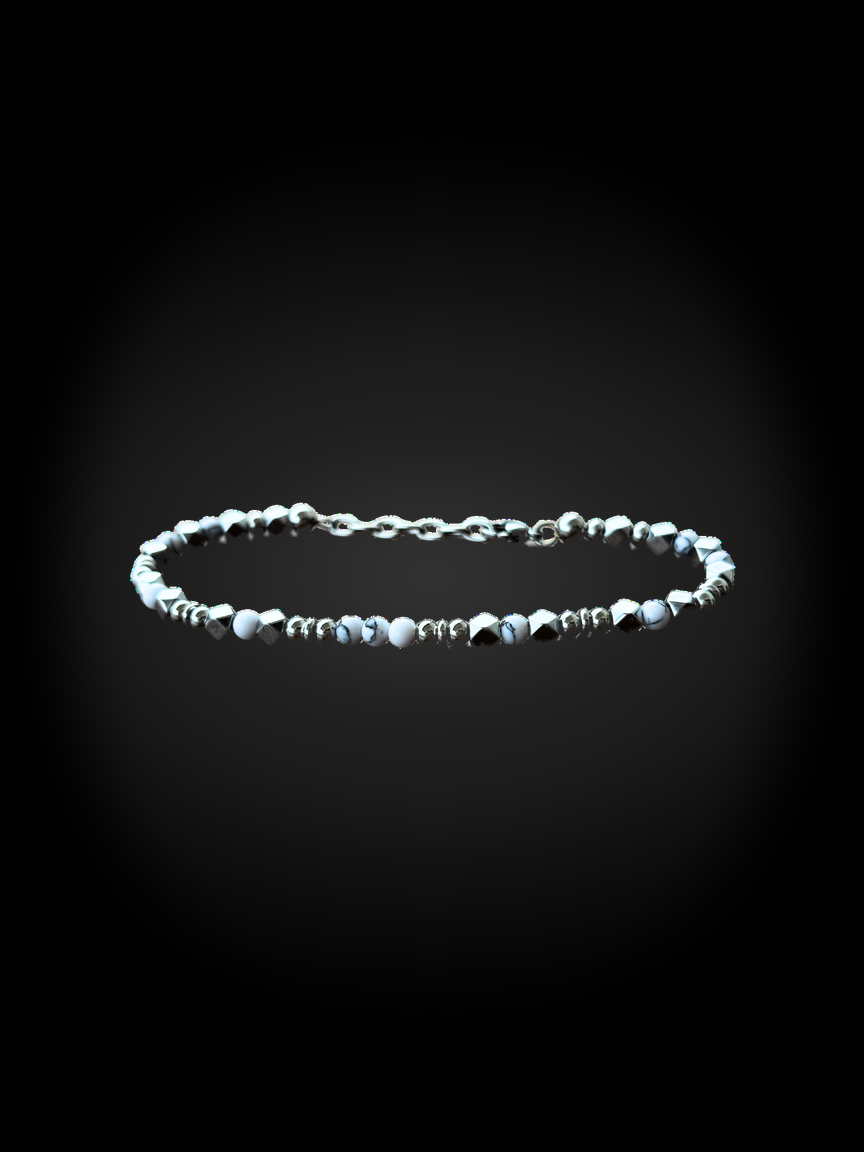 Pulsera AYNI de piedras blancas y acero – vista frontal